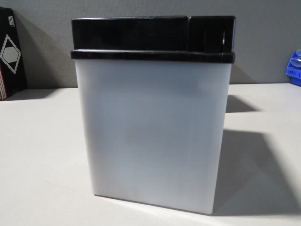 Batería seca de repuesto Yuasa nueva en caja se adapta a: Moto Guzzi V11 BMW K1 K75 K100 53030 Foto 2 de 4