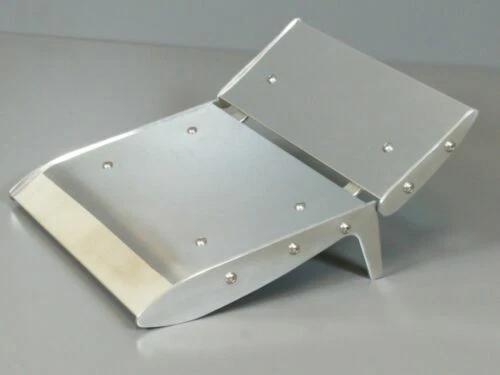 Voitures et motocyclettes de modélisme radiocommandées 1:10