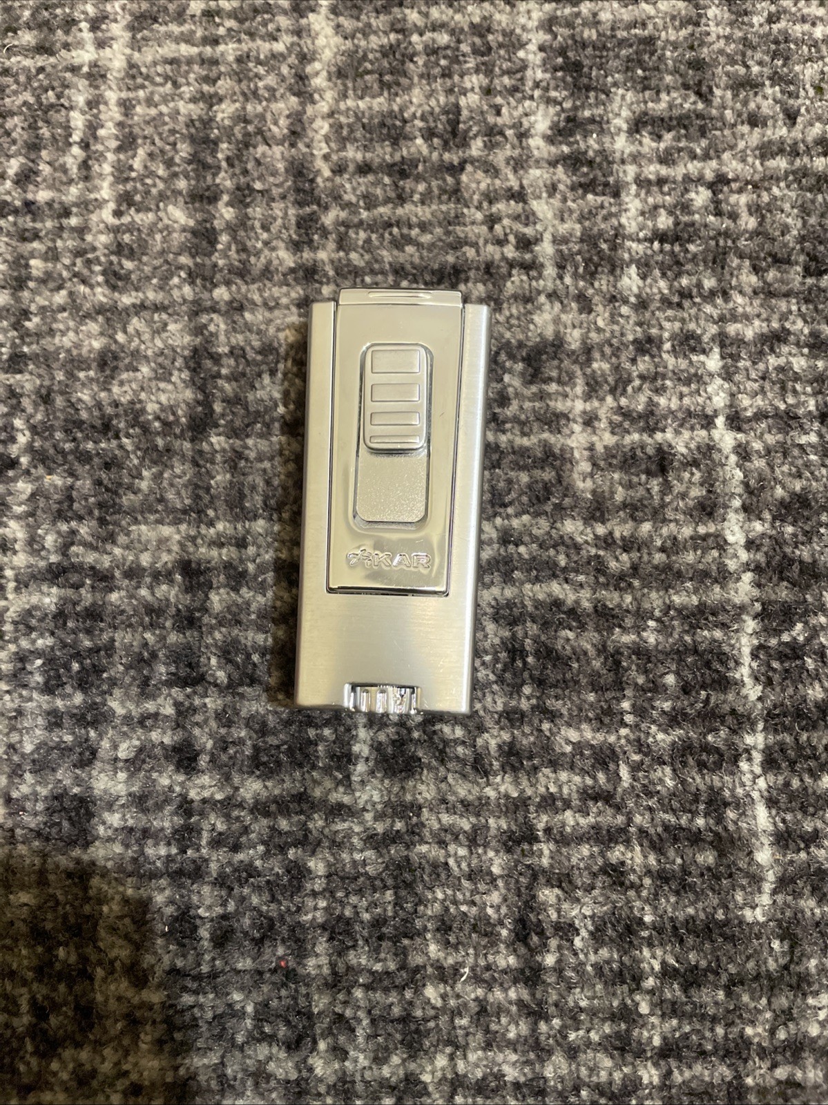 Xikar Trezo Lighter, Inline Triple Jet Flame, Chrome/Silver