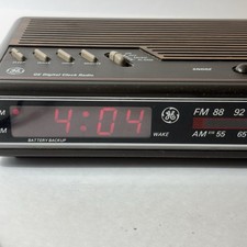 GE Digital Alarm Clock Radio AM/FM Model 7-46...