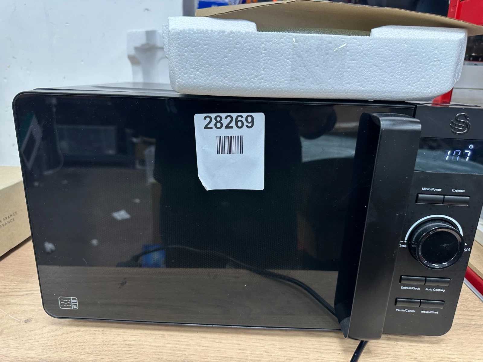 Swan Stealth 20L LED Digital Microwave -(SM22037LBLKN) - Read Description