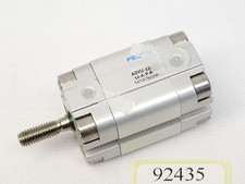 Cilindro a corsa corta Festo ADVC-12-10-A-P-A 8091424 / Nuovo