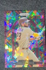 2022 Panini Prizm - Stained Glass Fernando Tatís Jr. #SG-1 Burgundy Cracked Ice