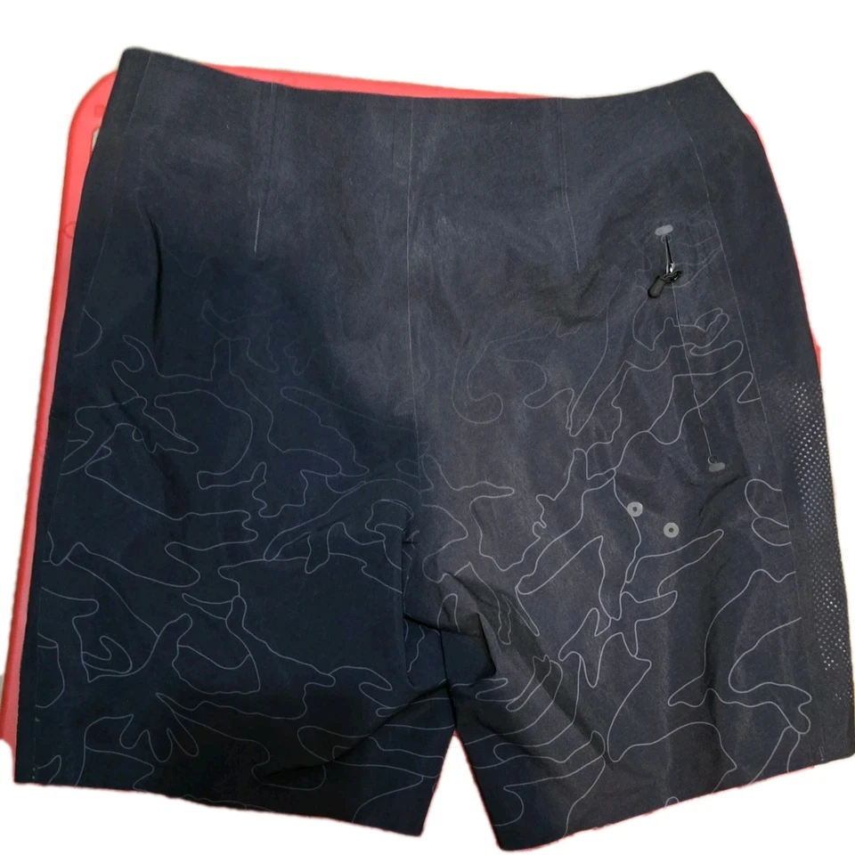 RVCA APEX STRETCH BLACK CAMO BOARDSHORTS MENS SIZE 30 🔥 - Image 2 of 4
