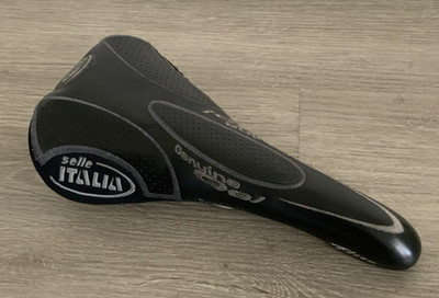 SELLE ITALIA FLITE SADDLE GENUINE GEL TITANIUM STAYS 295 GRAMS 143 MM X 280 MM