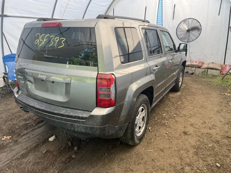 (LOCAL PICKUP ONLY) Radiator Core Support Fits 11-17 PATRIOT 207470 Foto 3 de 4