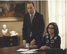 TONY HALE SIGNED AUTHENTIC 'VEEP' 8X10 PHOTO TV ACTOR ARRESTED DEVELOPMENT COA