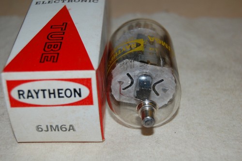 Nuevo en caja tubo vintage Raytheon/Sylvania 6JM6A - Imagen 5 de 6