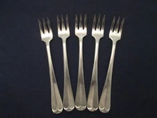 SET 5 SEAFOOD FORKS! Vintage OXFORD HALL stainless: SAGAMORE pattern: EXC