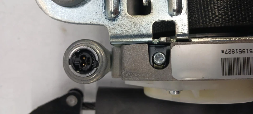 '13-'16 CADILLAC ATS retractor de cinturón de seguridad del pasajero delantero OEM  Foto 2 de 4