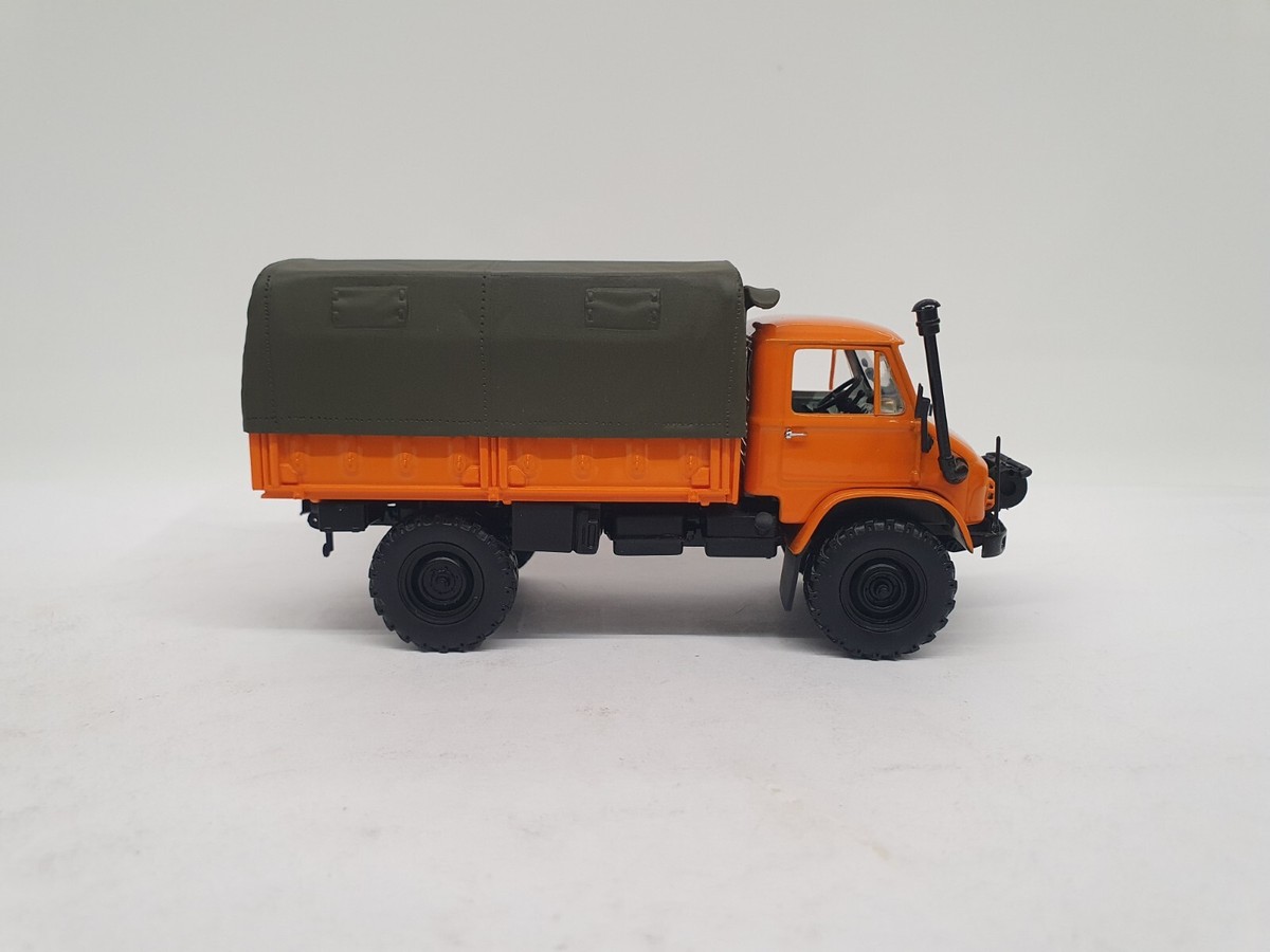 1/43 SUPER RARE MERCEDES-BENZ UNIMOG 404 PRITSCHE 1960 MINICHAMPS