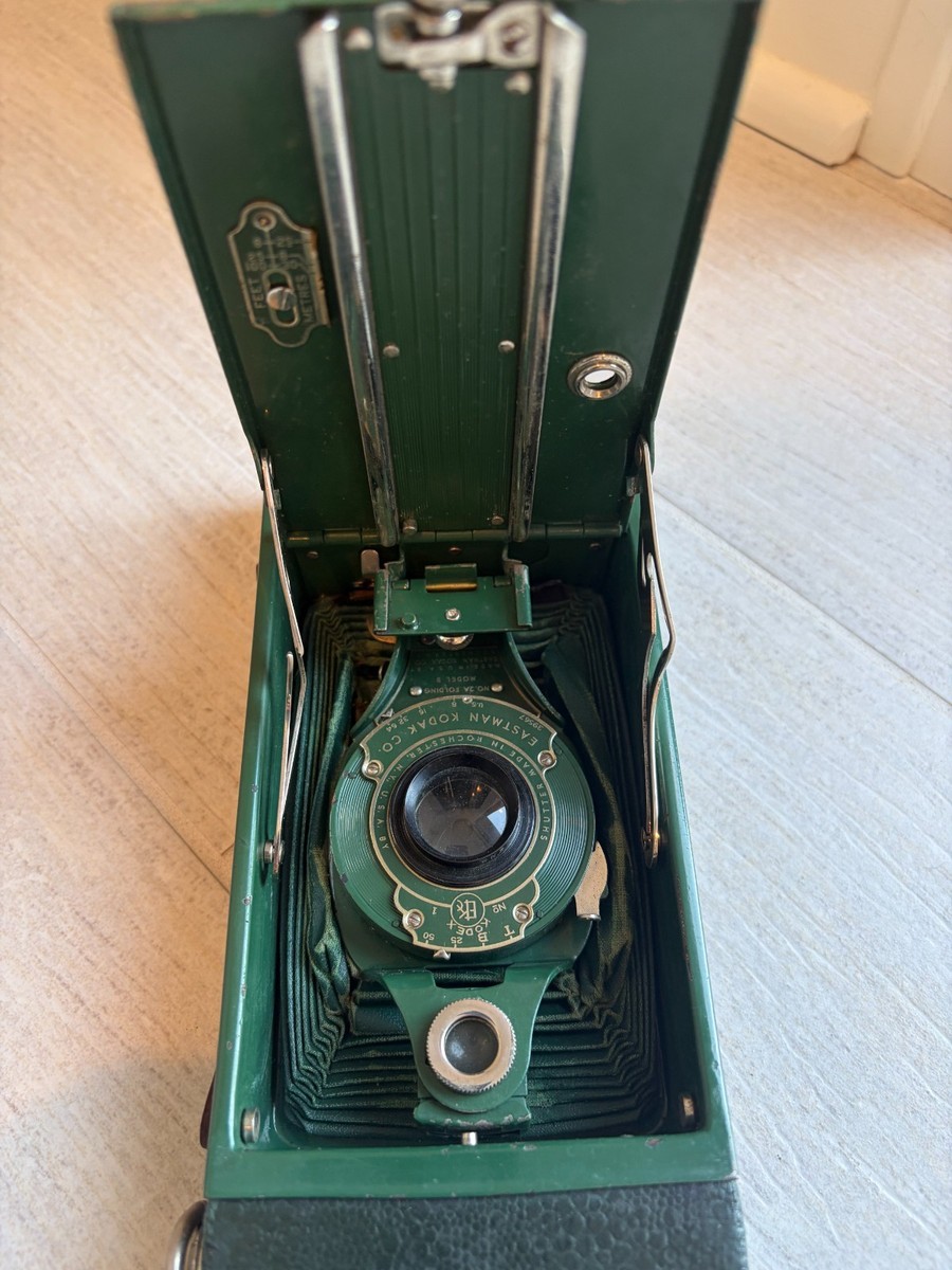 Kodak Rainbow Hawk-Eye N° 2A Folding Vintage cameras collection by Sylvain Halgand