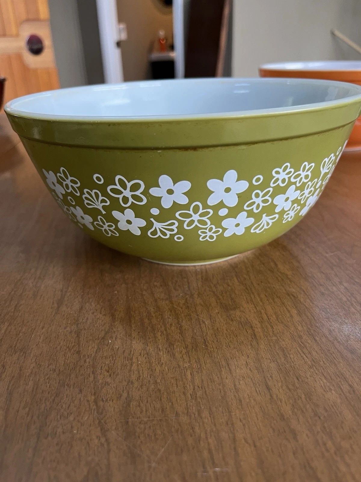 Pyrex Green & White Floral Round Glass Mixing Bowl, Glossy Finish, 8 1/2 in