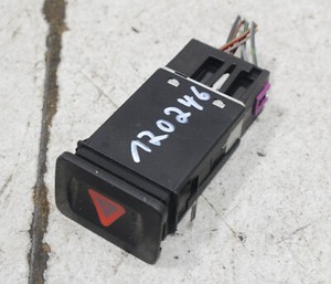 VW Golf 4 Variant 1J Bj 03 Schalter Warnblinker 1J0953235J #120246-F528