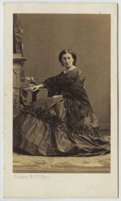 CDV 1861 Disdéri. La Comtesse de Vauban.