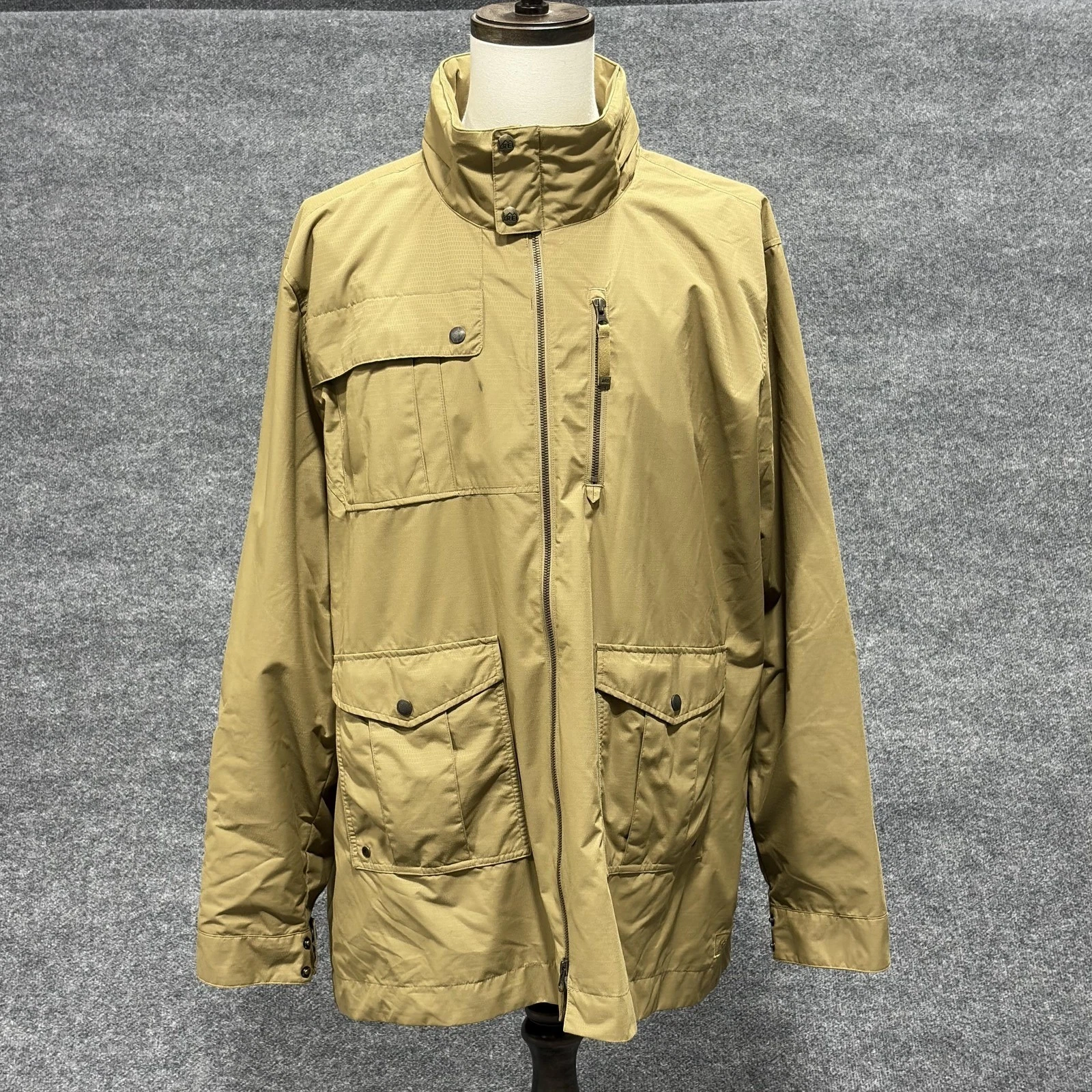 REI Jacket Mens 2XL Tan Nylon Utility Field Travel Multi Pockets Zip Front Hike