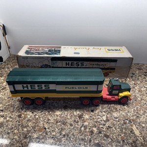 Hess Truck Box Truck 1975 Original Box No Barrels No Mirrors Missing the exhaust