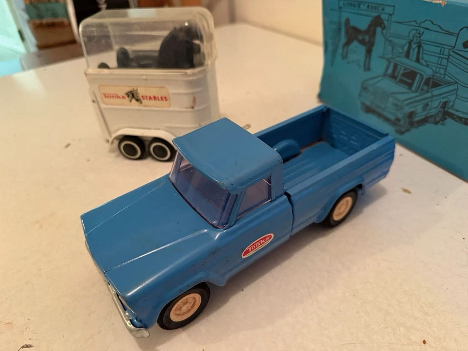 1967 MINI TONKA NO. 82 JEEP PICK UP CAMINHÃO CAVALO REBOQUE - Imagem 3 de 4