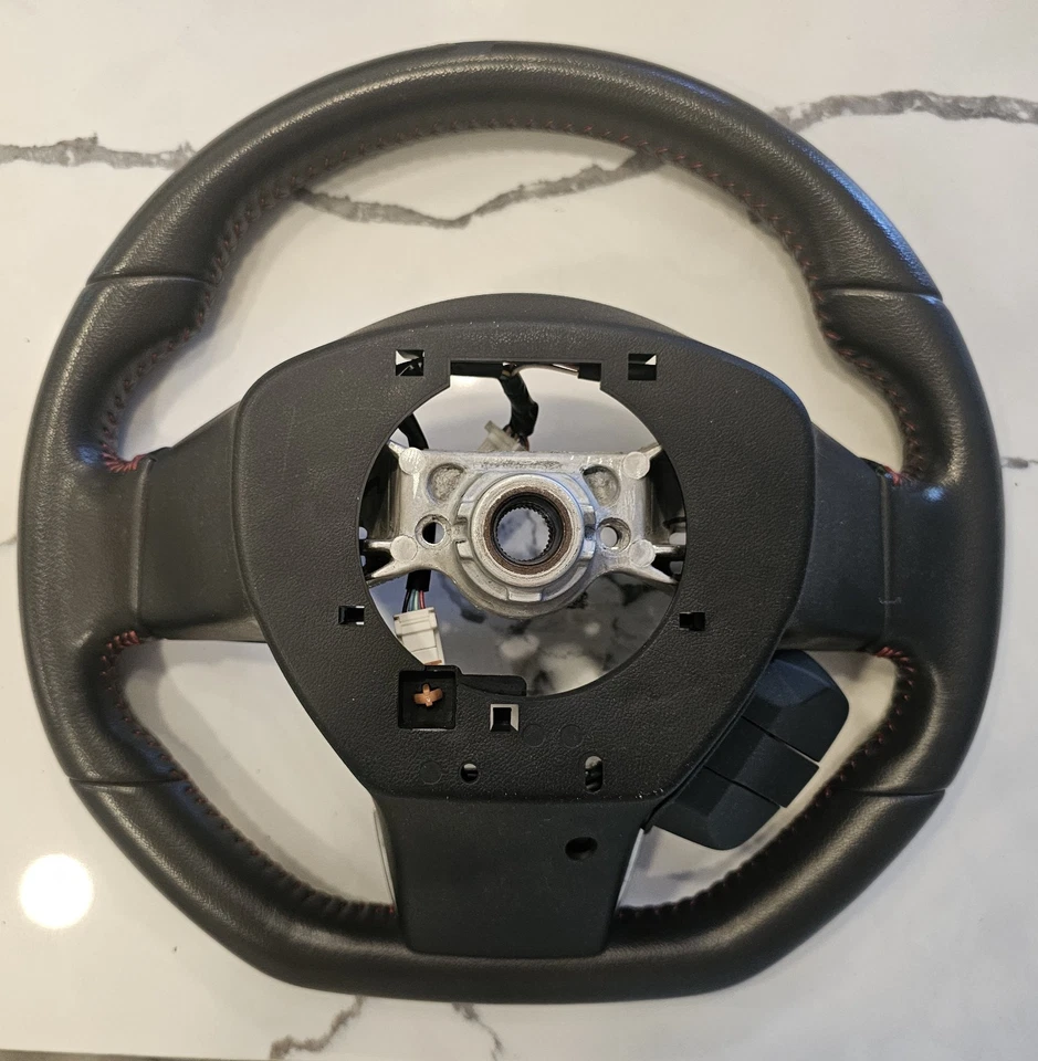 Volante Subaru WRX - Imagem 2 de 4