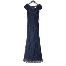 La Femme Off-the-Shoulder Ruched Lace Gown in Navy Size 2