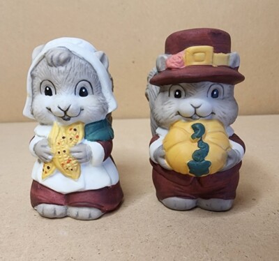 Cute Pilgrim Squirrel Ceramic Salt & Pepper Shakers UnUsed Excellent 2 7/8'' Tall