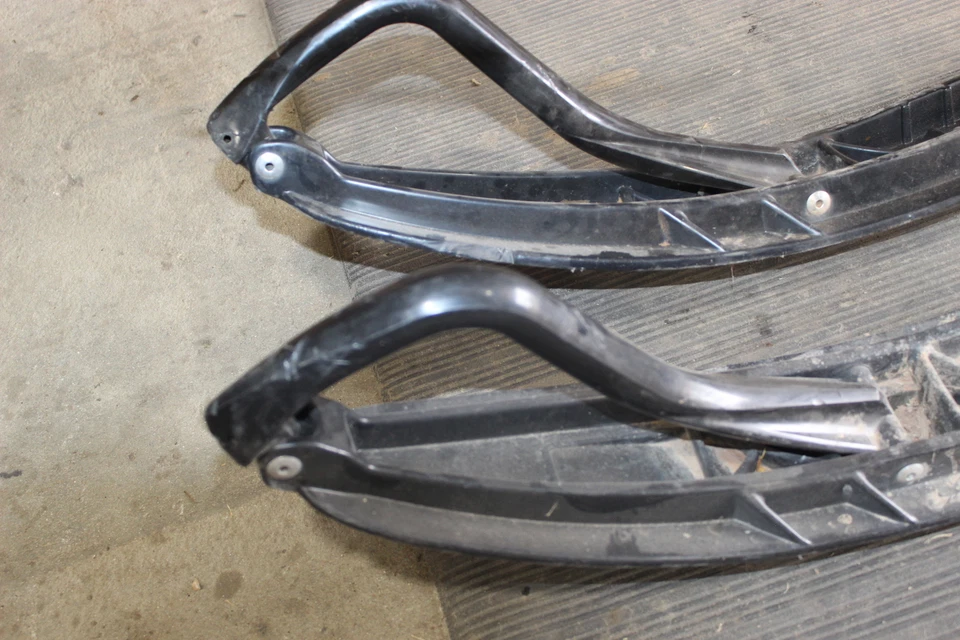 2012 Ski-doo Grand Touring 550f Sport Skis Runners Pair Set - Image 2 of 4