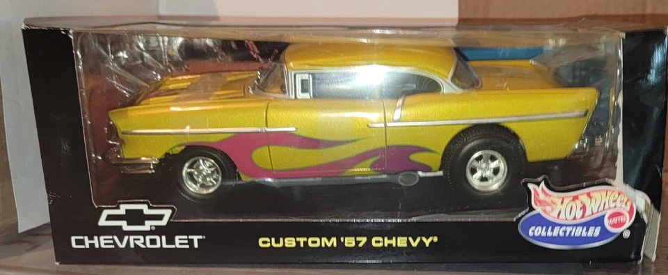 CHEVROLET CUSTOM 1957 BY HOTWHEELS 1999 1:18 SCALE - Image 1 of 3