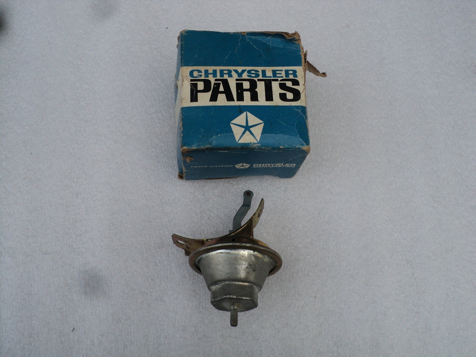 NOS MOPAR 360 DISTRIBUTOR VACUUM ADVANCE,DART,DUSTER,CUDA,CHALLENGER eBay