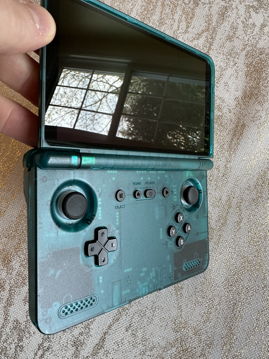 Retroid Pocket Flip 2 SD865 - Retro Gaming Android Handheld - Ice