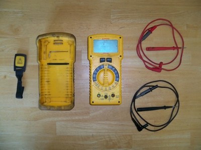 AMPROBE HD110C -- Digital MultiMeter Kit -- Meter / Leads / Case / Magnet