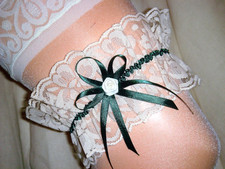 Podwiązka ślubna dla panny młodej kremowo-zielona SB0056