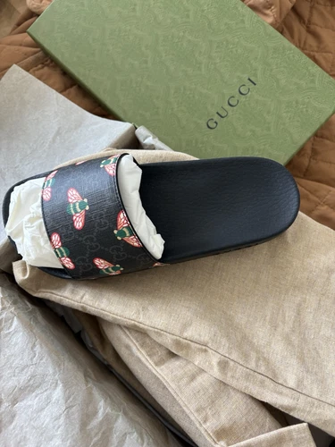 Sandales homme GUCCI imprimé logo abeille taille 6