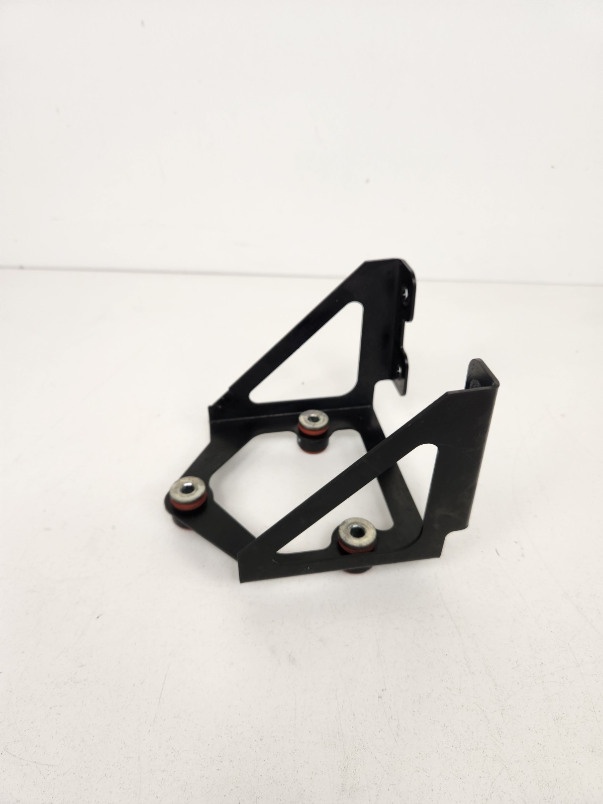 McLaren MP4-12C 2012-2014 Pump bracket
