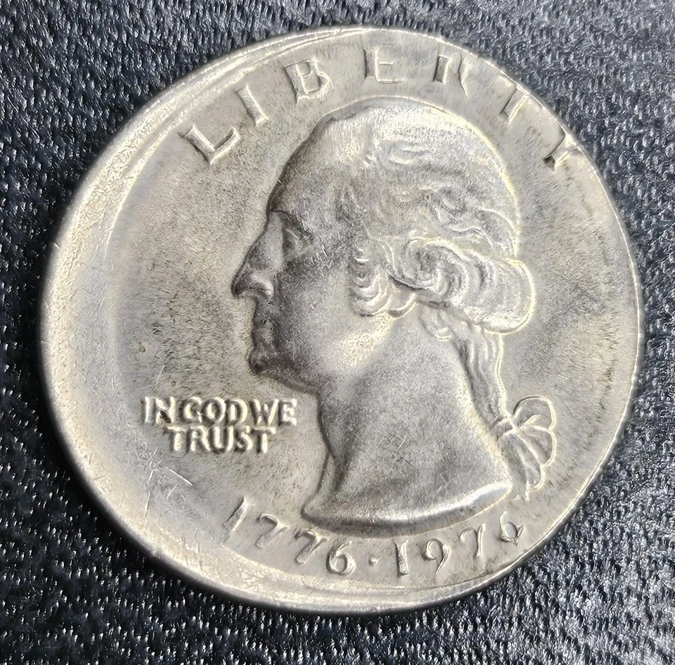 1976 25c Quarter Bicentennial Off Center Broadstruck Mint Error MS Uncirculated - Image 2 of 4