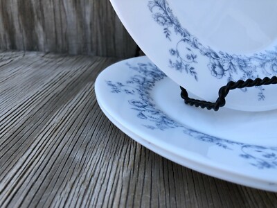 Lot de 6 assiettes à dessert Arcopal. Motif floral