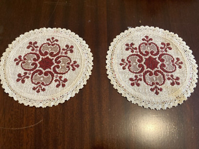 2 x Vintage feine creme/rot Getränkeuntersetzer, Tischsets, Gobelin 17cm rund