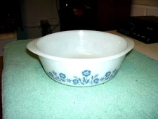 VTG Ovenware Glass Round Casserole Dish White Blue Flowers 1.5qt Lady Cornelia