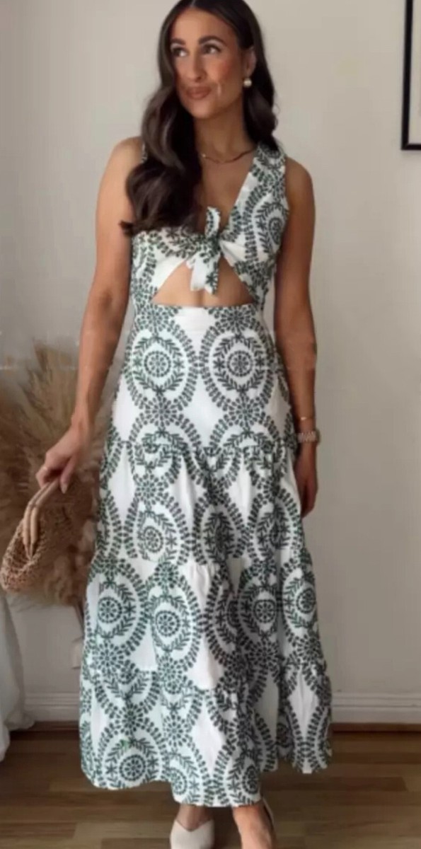 サラマリカ　Peony Flower Cutwork Dress 3D Floral Applique Tie-Strap Mesh Tulle Maxi Dress in Apricot