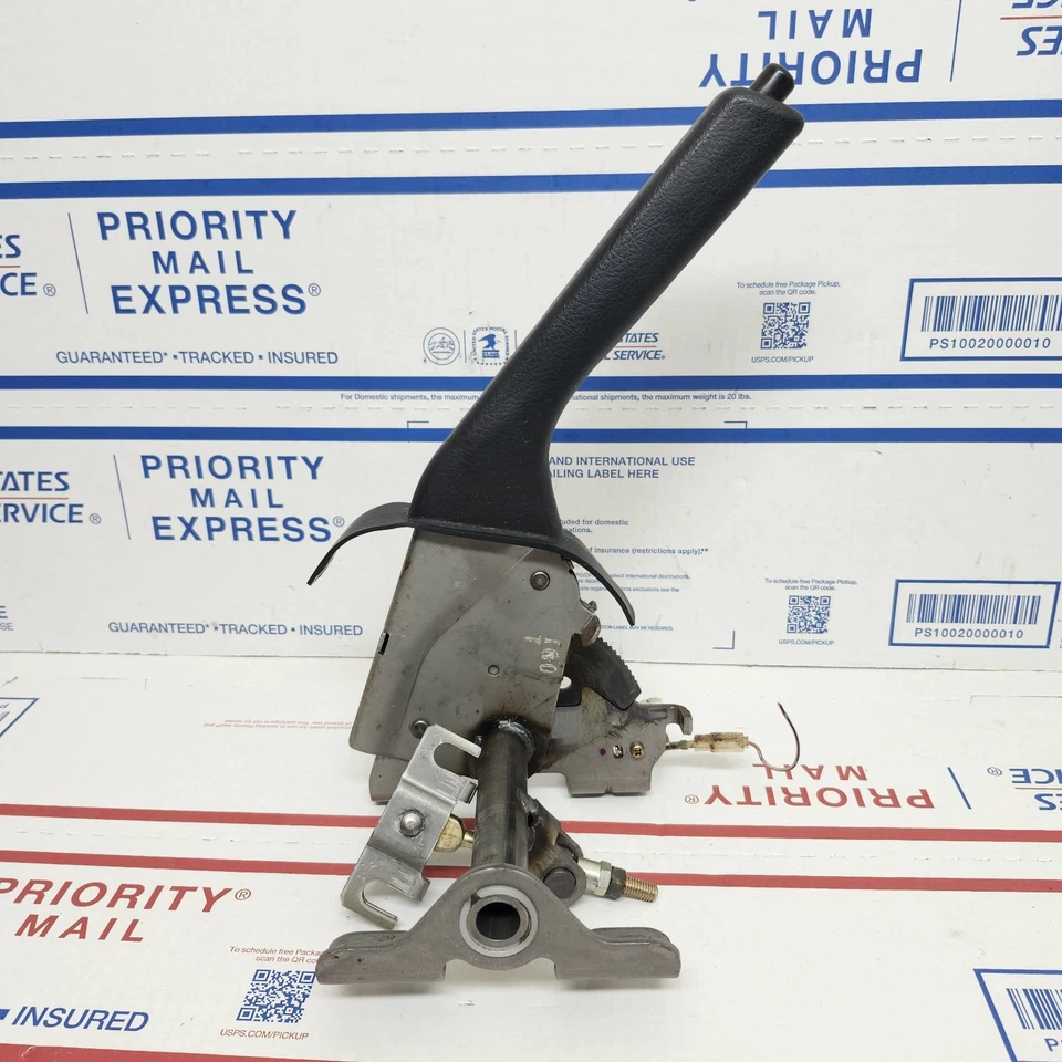 ✅Conjunto de manija de freno de estacionamiento Honda Passport 98-02 OEM Foto 2 de 4