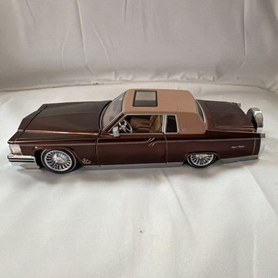 Jada Toys Street Low 1985 Cadillac Brougham Lowrider Diecast 1/24