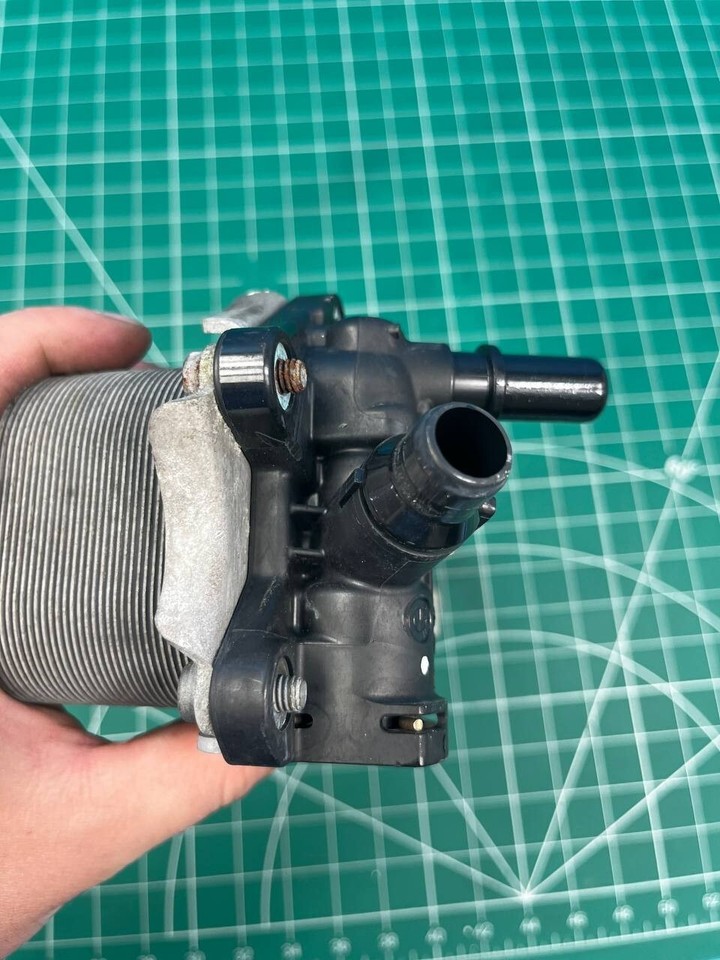 1318 BMW 328i TRANSMISSION OIL COOLER HEAT COOLANT EXCHANGER OEM