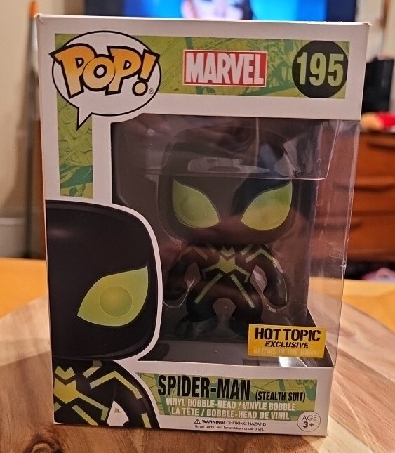 Funko Pop Marvel Spider-Man (Stealth Suit) #195 GITD Hot Topic