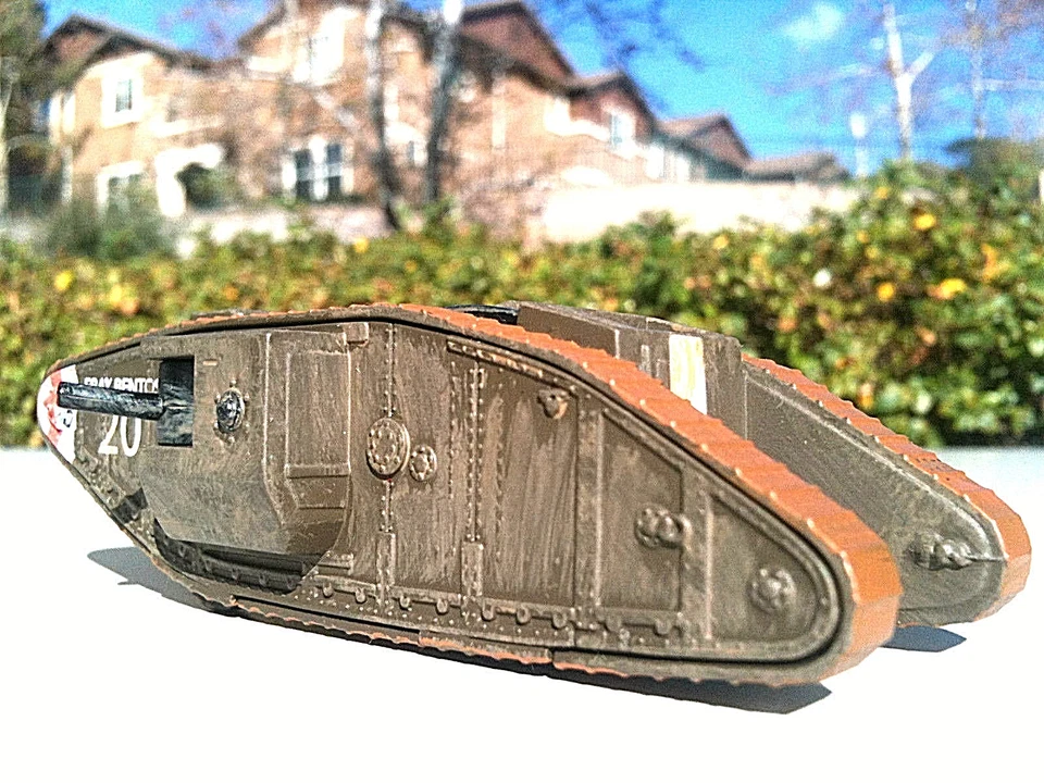 Corgi Mark IV Male Tank WW I Famous "FRAY BENTOS" Showcase Die-cast 1:76 scale - Image 2 of 4