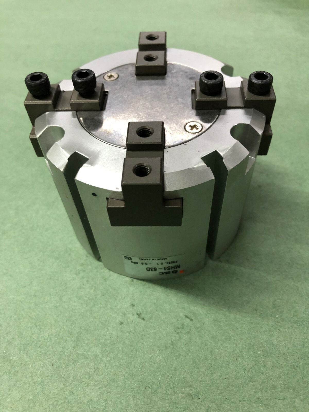 SMC MHS4-63D PNEUMATIC GRIPPER NEW