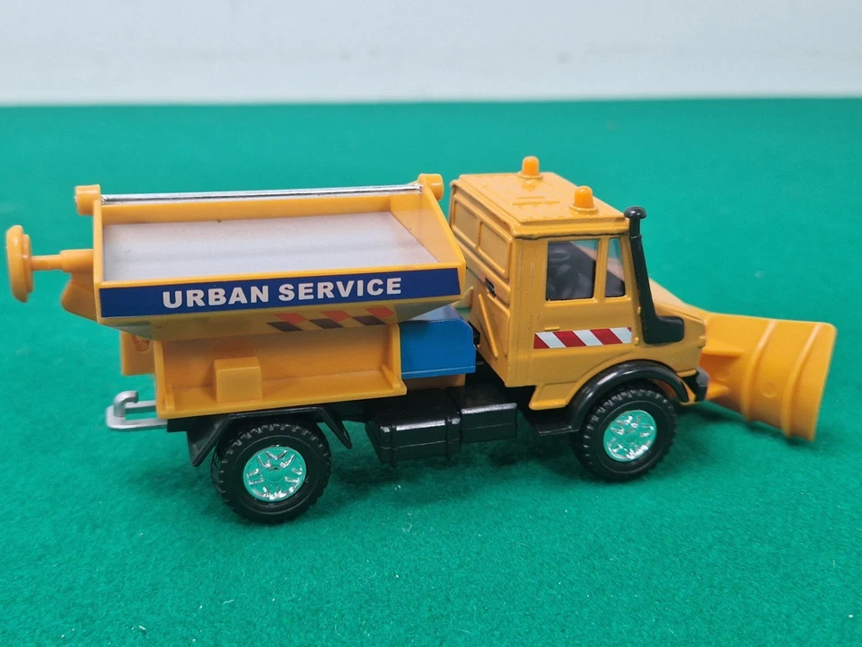 Caminhão de arado de neve fundido 1:43 Hongwell Cararama Mercedes-Benz Unimog - Imagem 3 de 4