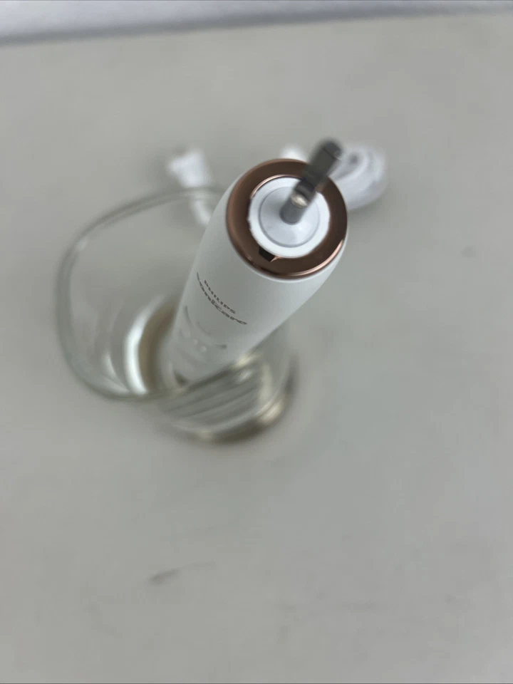 Juego de cepillos de dientes Philips Sonicare DiamondClean | Blanco con oro rosa HX991R Foto 3 de 4