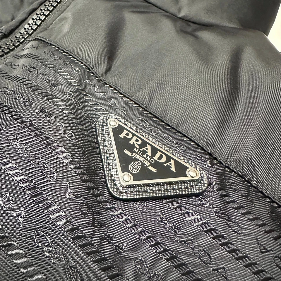100% AUTHENTIC PRADA REVERSIBLE RE-NYLON SIZE M L 48 LARGE JACKET MENS BLACK - Image 4 of 4