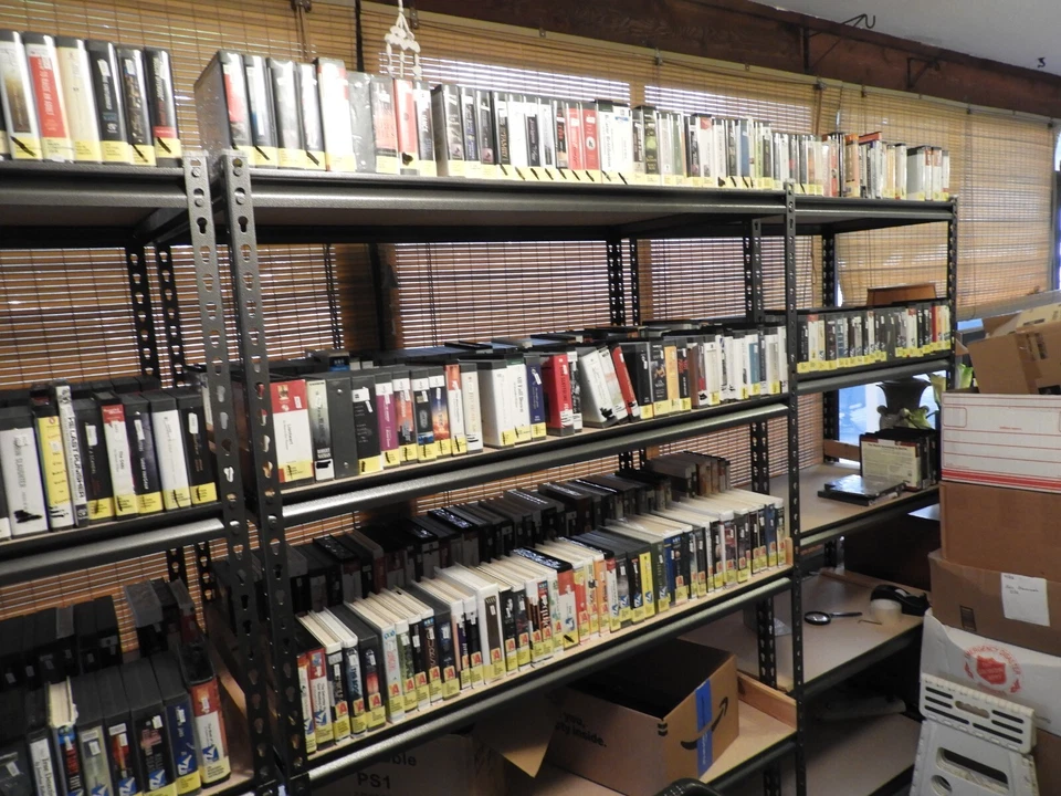 AUDIOBOOKS (F-L) $1.00 - $5.00) 25% OFF 3 OR MORE - Image 2 of 2