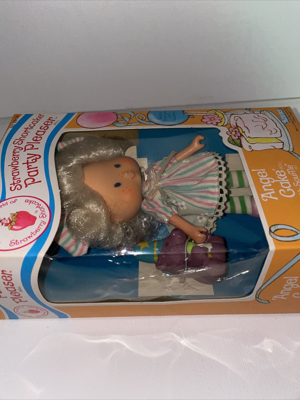 1980s Kenner Strawberry Shortcake Angel Cake W/Souffle (Angel Food Cake Scented)