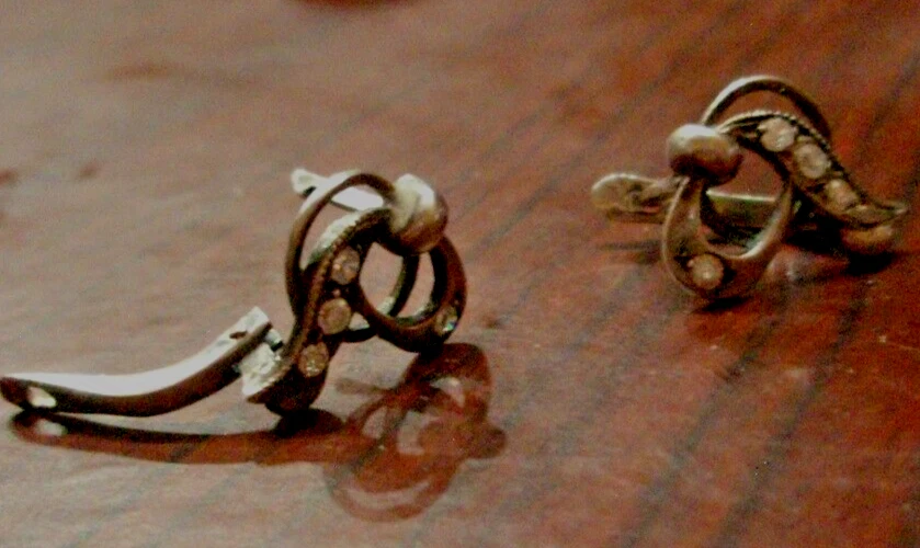 Ribbon CZ Swag Earrings Sterling Silver Snaping Lever Back - Image 3 of 4